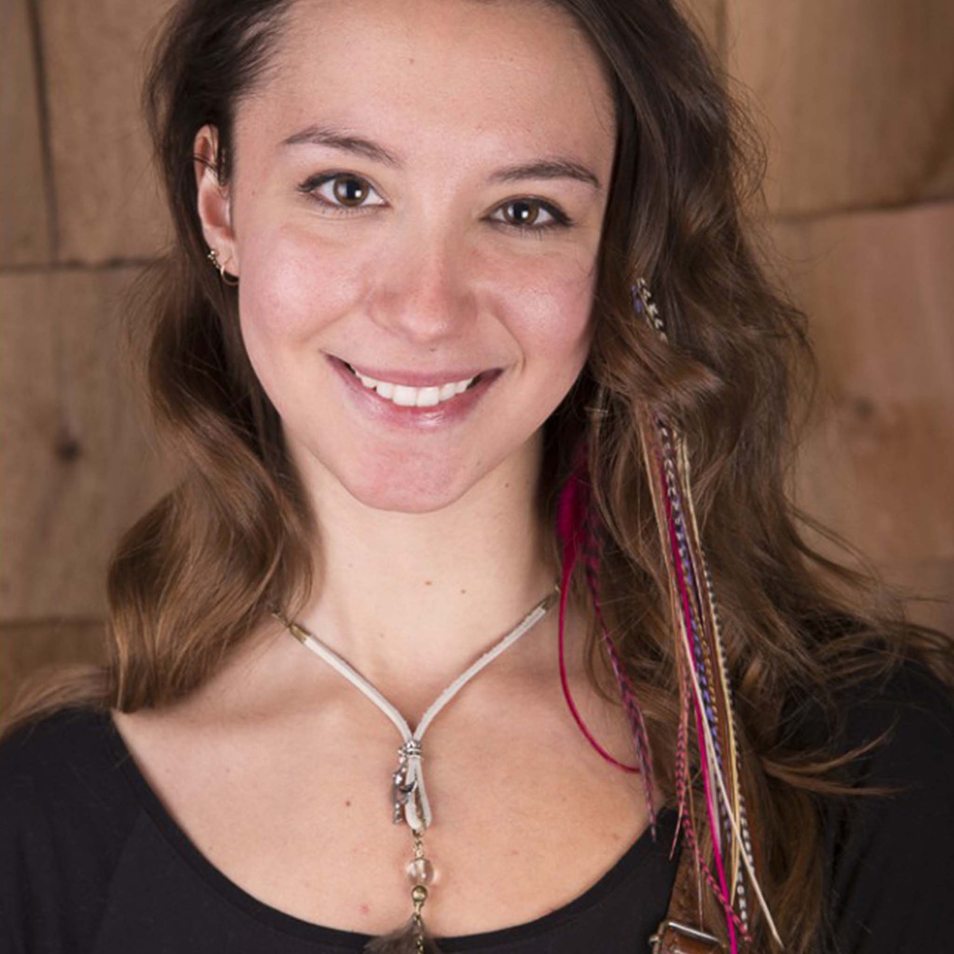 Feather extensions - Model - Pat Plume Bijoux