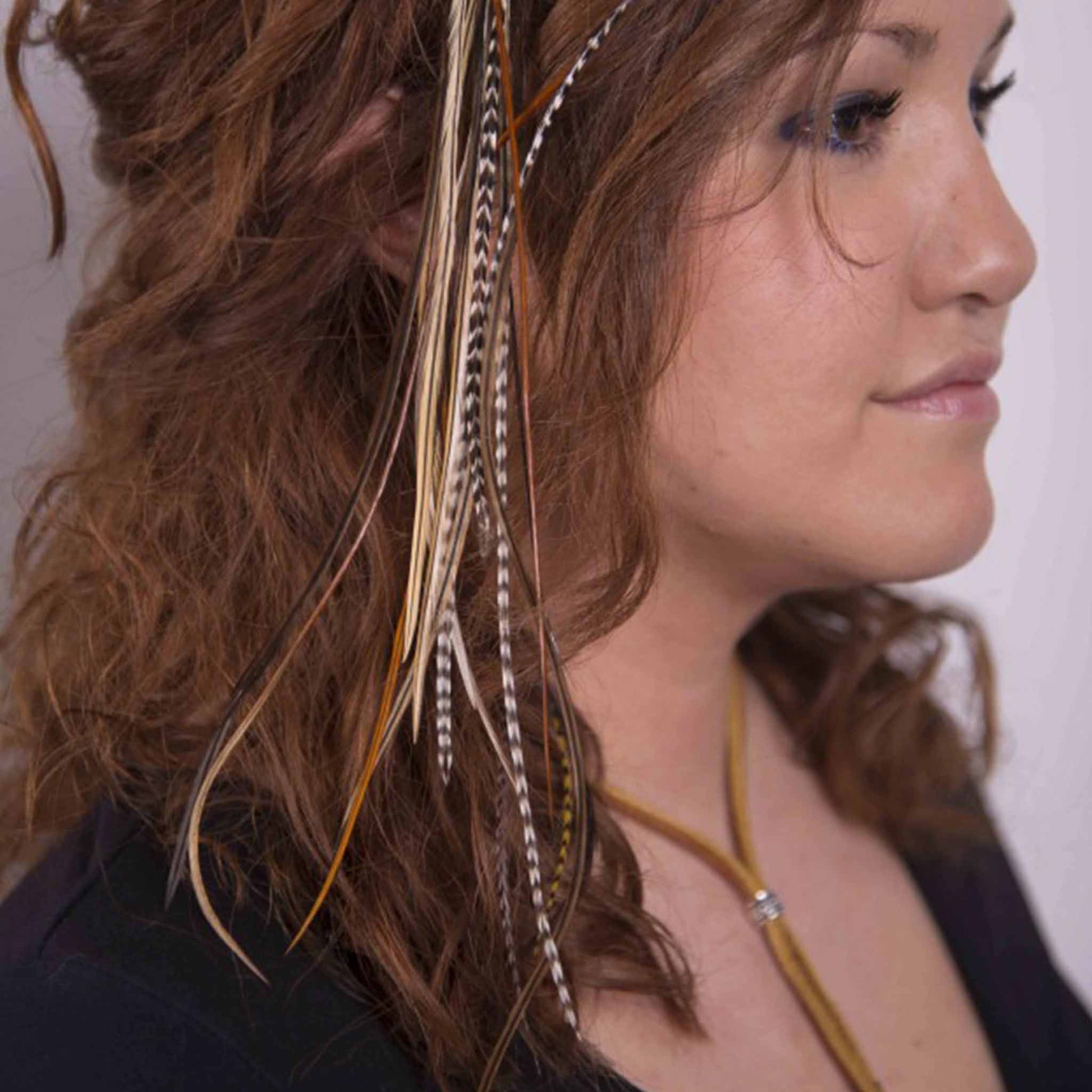 Feather extensions - Model - Pat Plume Bijoux