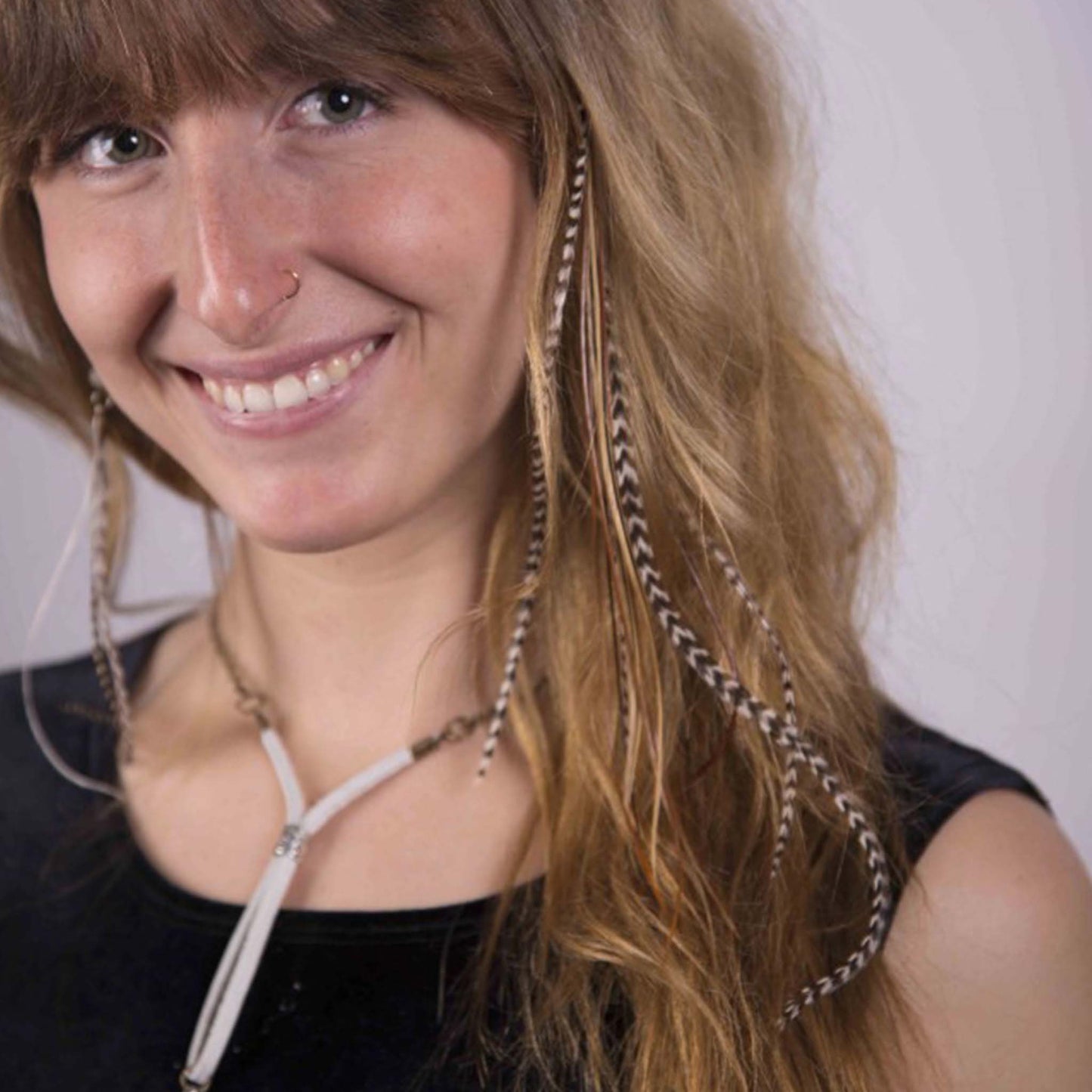 Feather extensions - Model - Pat Plume BIjoux