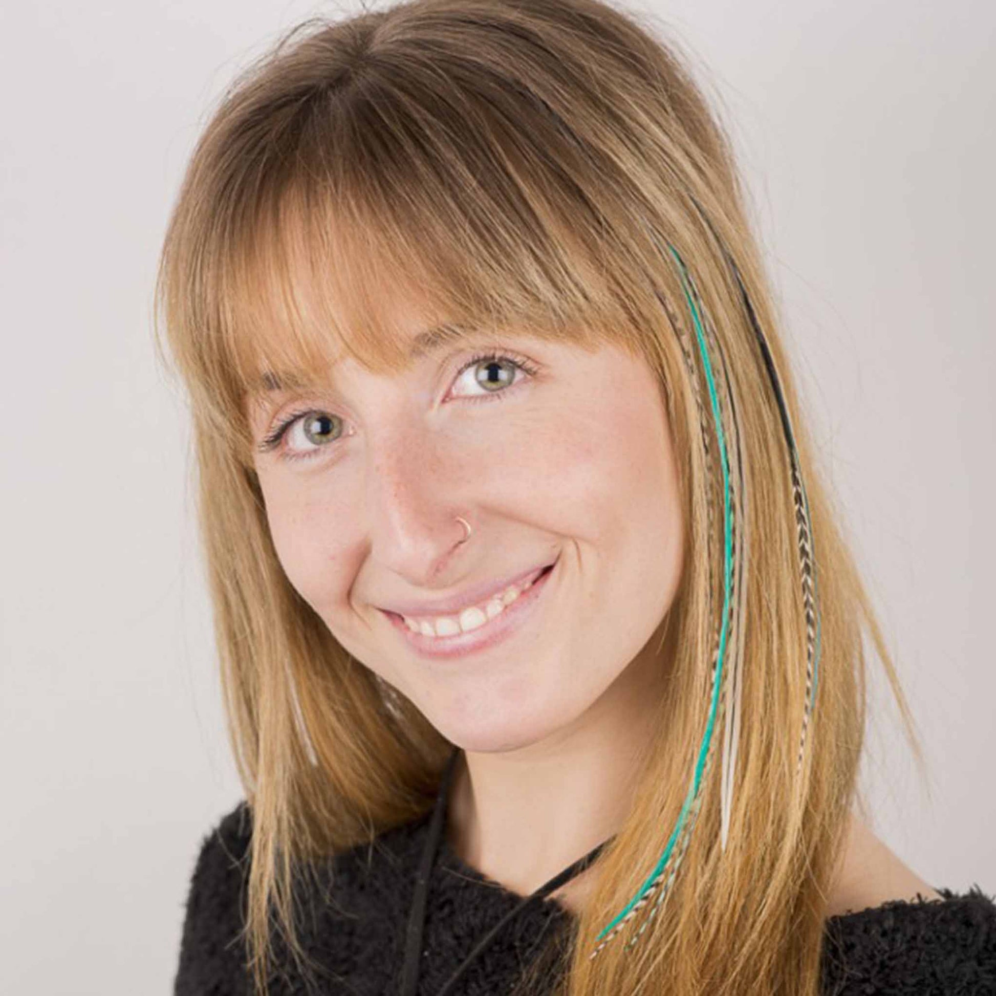 Feather extensions - Model - Pat Plume Bijoux