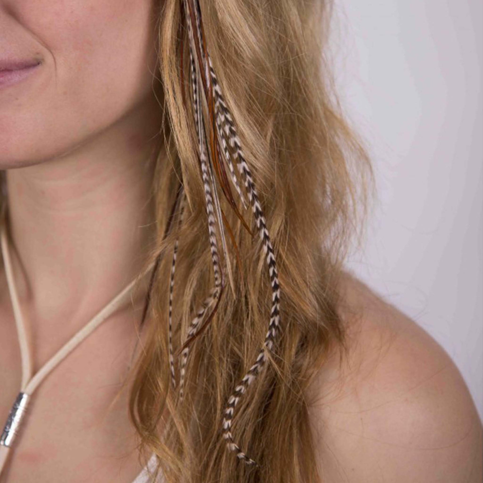 Feather extensions - Model - Pat Plume Bijoux