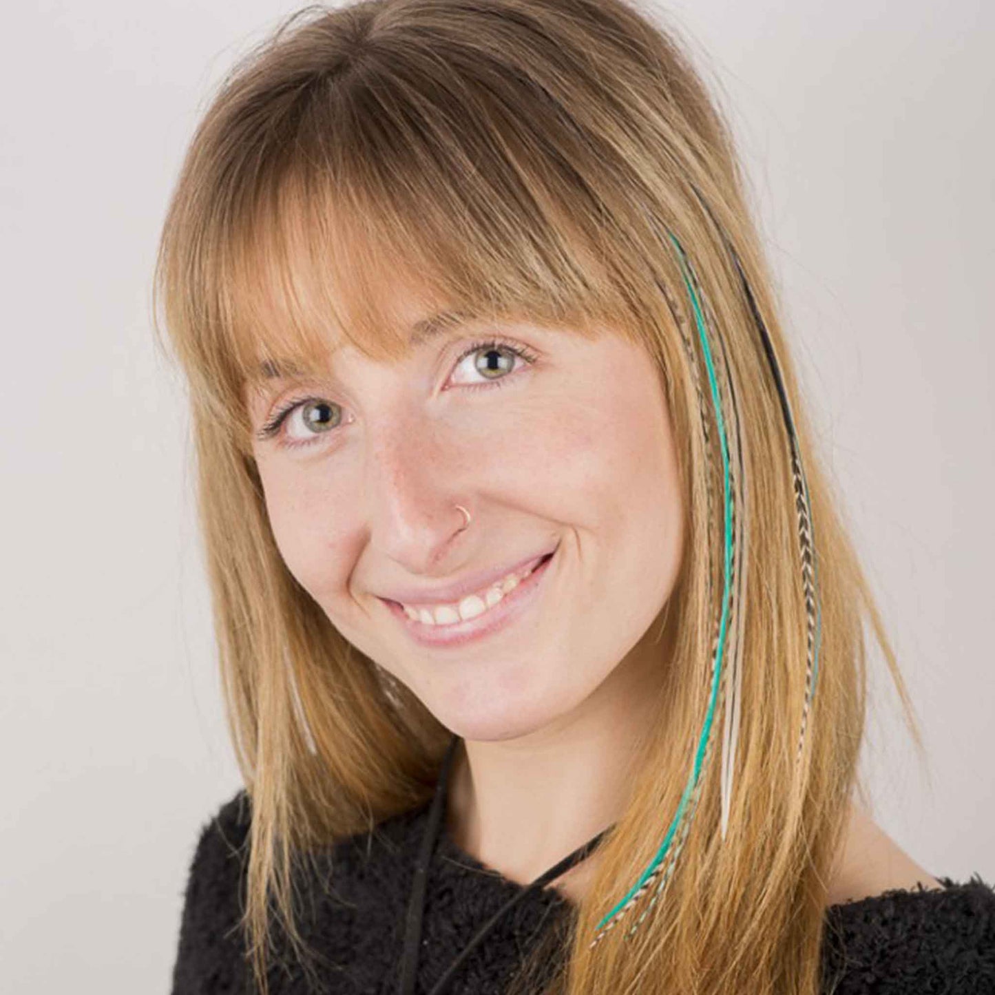 Feather extensions - Model - Pat Plume Bijoux