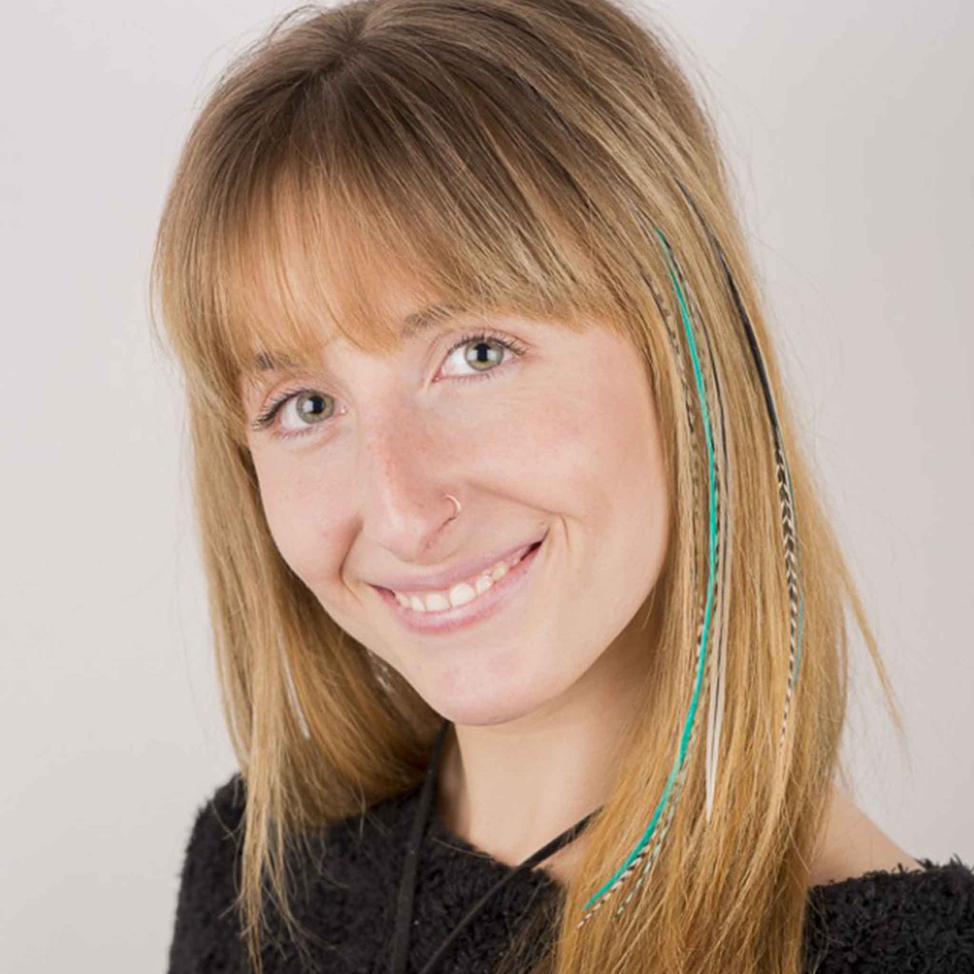 Feather extensions - Model - Pat Plume Bijoux