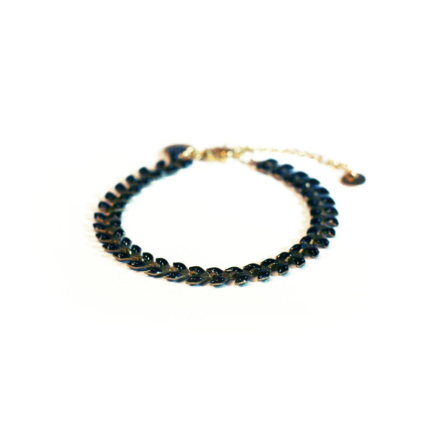 Bracelet - V - Black - Golden